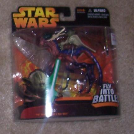 Deluxe Revenge of the Sith Yoda with Can Cell figure
