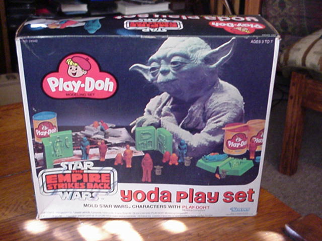 Play-Doh Yoda Play Set (Front of package)