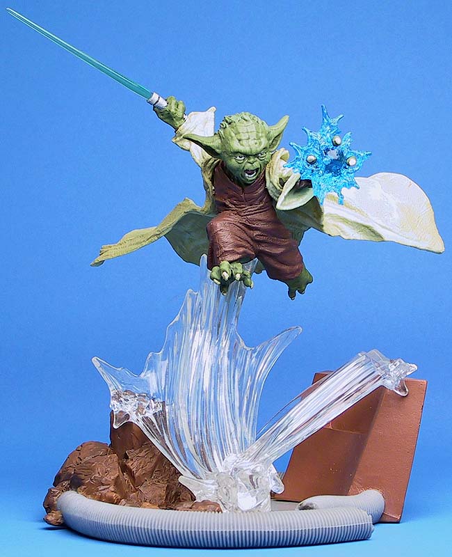 Unleashed Yoda - front of figure loose